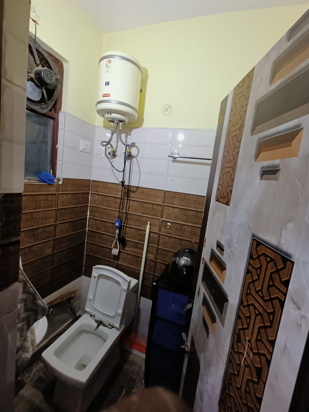 2 BHK Apartment in Mundka, Delhi